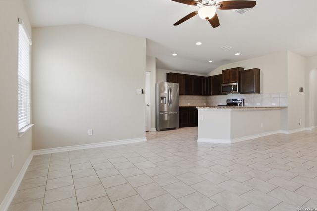 7402 Equinox Cor, San Antonio, TX 78252