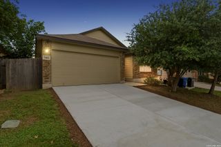 7402 Equinox Cor, San Antonio, TX 78252