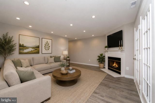 306 TAVISTOCK, Cherry Hill, NJ 08034