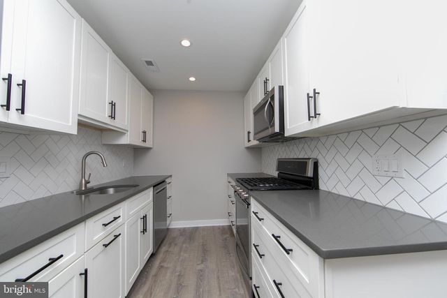306 TAVISTOCK, Cherry Hill, NJ 08034