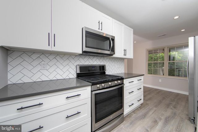 306 TAVISTOCK, Cherry Hill, NJ 08034