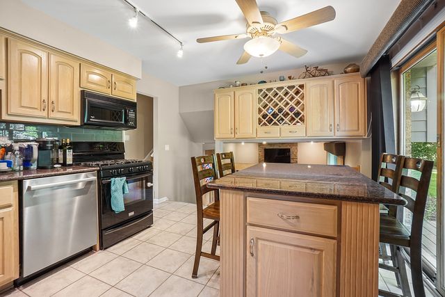 751 Tanglewood Lane, Frankfort, IL 60423