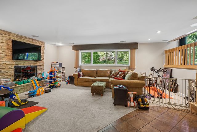 751 Tanglewood Lane, Frankfort, IL 60423