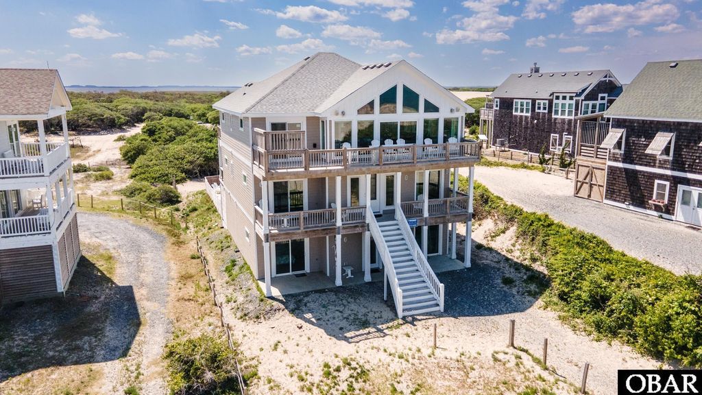 Image 3 of property listing at 1469 Ocean Pearl Road, Corolla, NC 27927