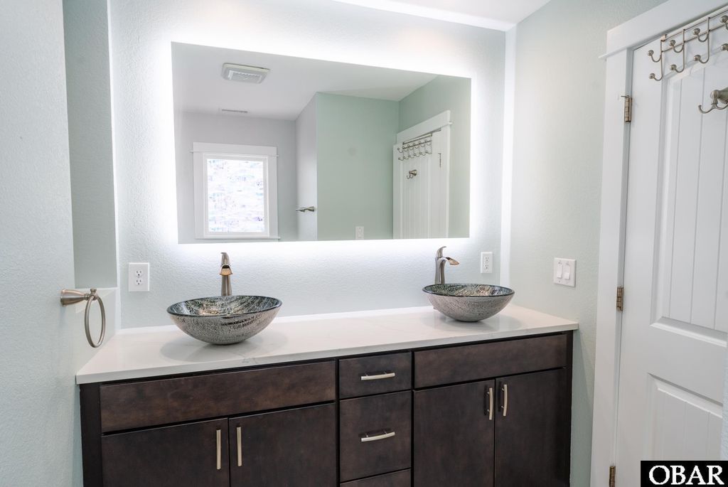 Image 41 of property listing at 1469 Ocean Pearl Road, Corolla, NC 27927