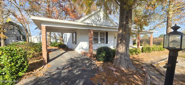 272 W Littlefield Road, Ayden, NC 28513