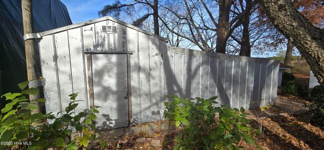 272 W Littlefield Road, Ayden, NC 28513