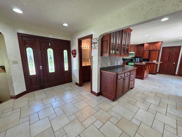 240 1st Street SW, Elgin, MN 55932