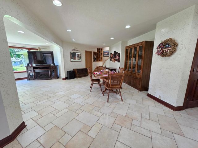 240 1st Street SW, Elgin, MN 55932