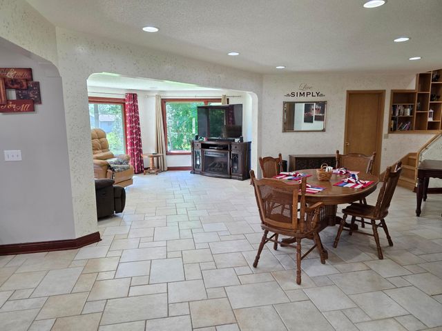 240 1st Street SW, Elgin, MN 55932