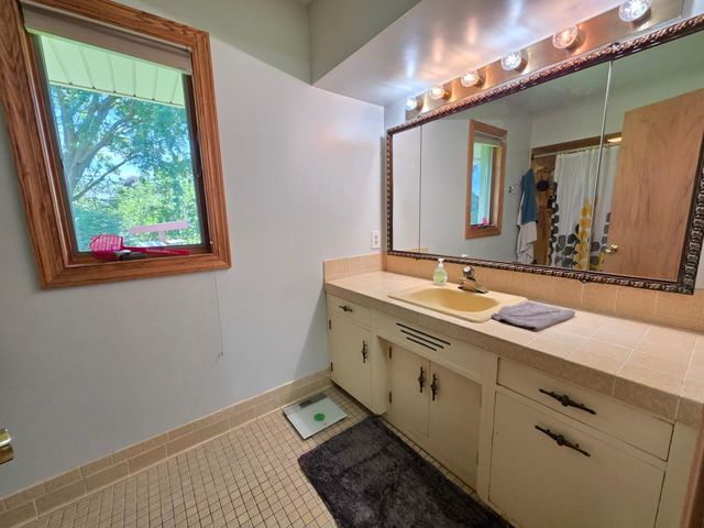 240 1st Street SW, Elgin, MN 55932