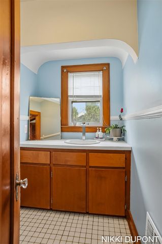 62 W 22nd Street, Holland, MI 49423