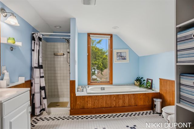 62 W 22nd Street, Holland, MI 49423
