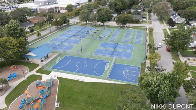 62 W 22nd Street, Holland, MI 49423