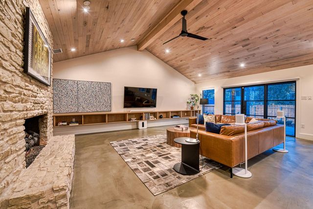 2209 Baltusrol DR, Austin, TX 78747