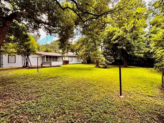 2419 Meadow Lane, La Marque, TX 77568