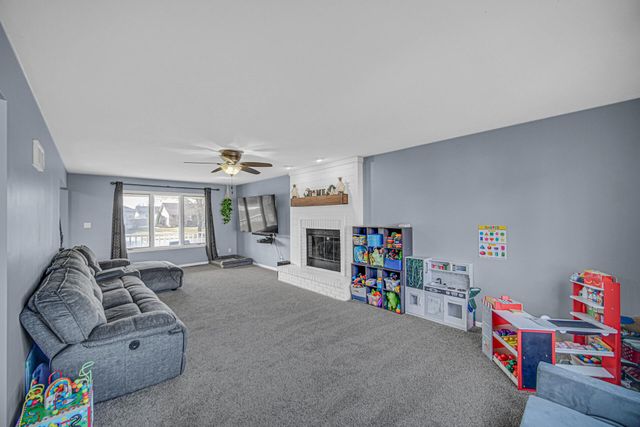 225 Beiriger Drive, Dyer, IN 46311