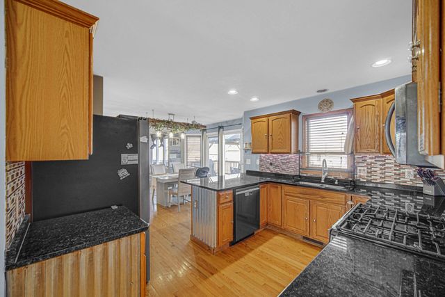 225 Beiriger Drive, Dyer, IN 46311