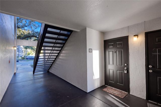 8825 LATREC AVENUE 6105, Orlando, FL 32819