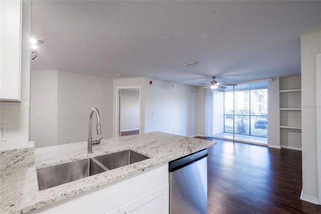 8825 LATREC AVENUE 6105, Orlando, FL 32819