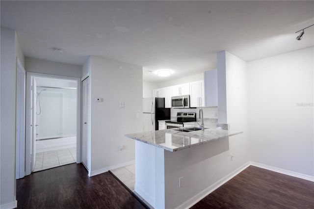 8825 LATREC AVENUE 6105, Orlando, FL 32819
