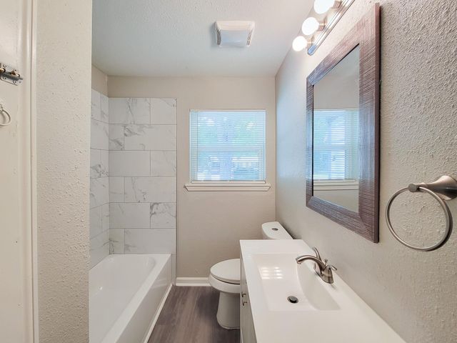 2810 Forest Oaks Boulevard, Houston, TX 77017