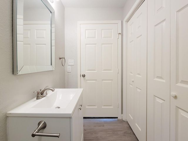 2810 Forest Oaks Boulevard, Houston, TX 77017