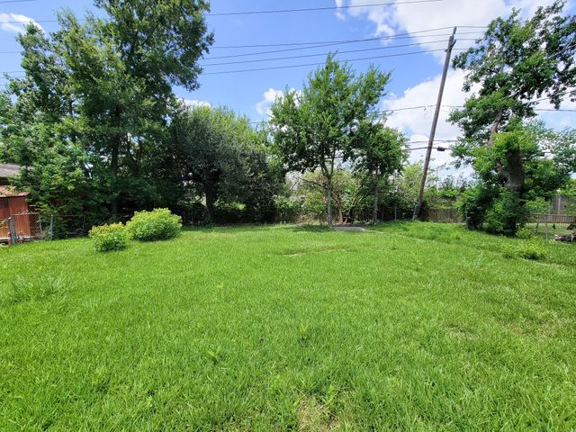 2810 Forest Oaks Boulevard, Houston, TX 77017