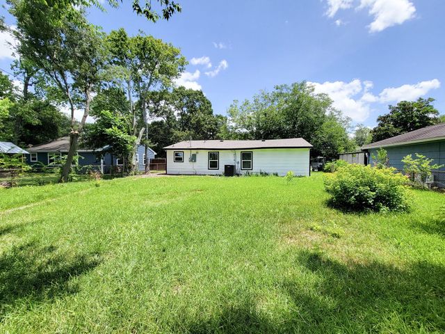 2810 Forest Oaks Boulevard, Houston, TX 77017