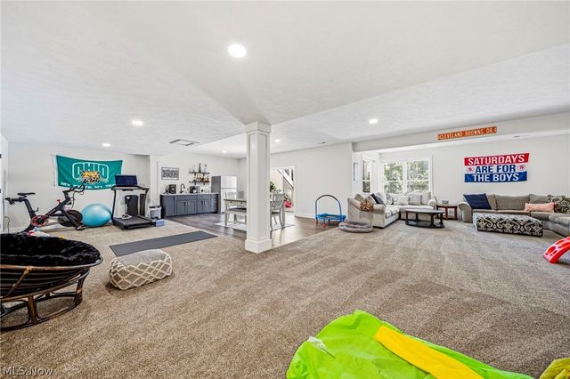 587 Magnolia Court, Mayfield, OH 44143