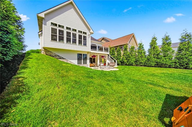 587 Magnolia Court, Mayfield, OH 44143