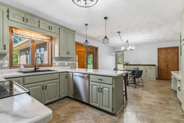 1203 22nd Avenue SW, Austin, MN 55912