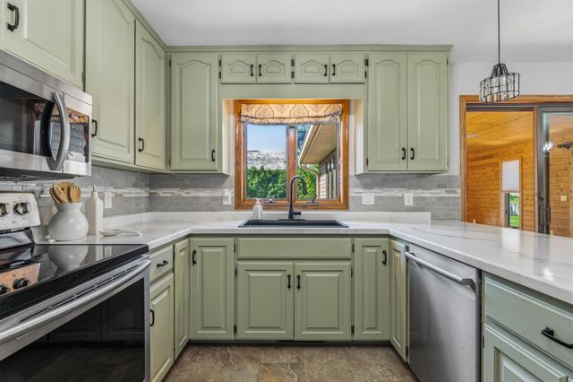 1203 22nd Avenue SW, Austin, MN 55912