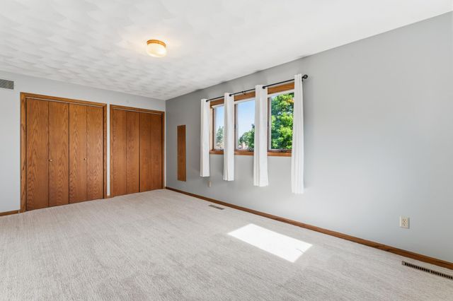 1203 22nd Avenue SW, Austin, MN 55912