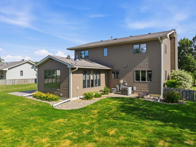 1203 22nd Avenue SW, Austin, MN 55912