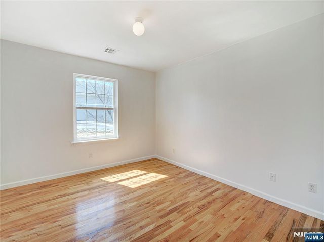 627 Hunterdon Street, Newark, NJ 07108