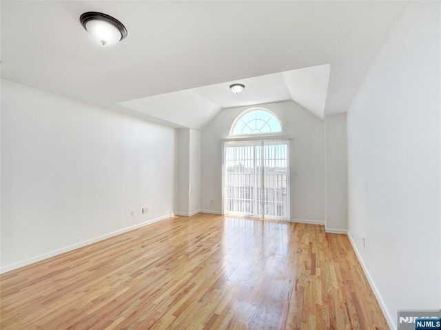 627 Hunterdon Street, Newark, NJ 07108