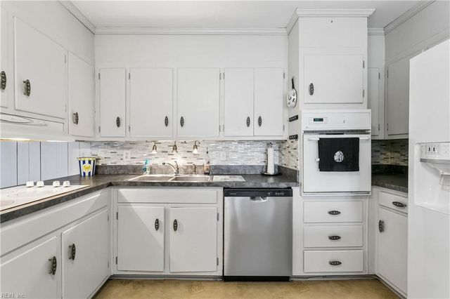 1709 Beach RD, Hampton, VA 23664