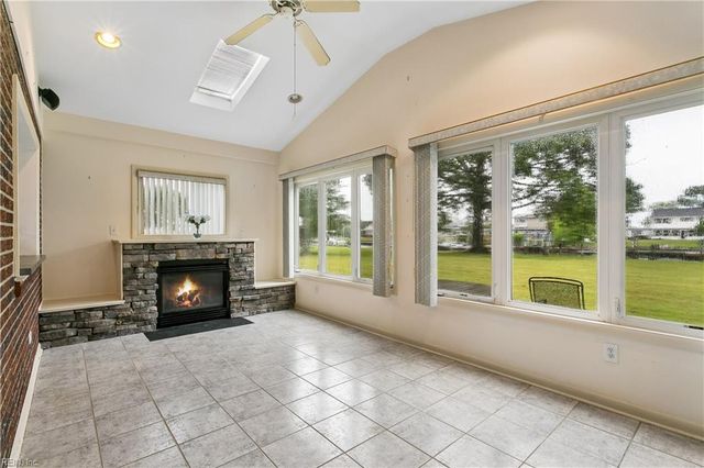 1709 Beach RD, Hampton, VA 23664