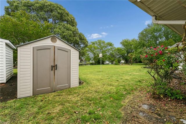 1709 Beach RD, Hampton, VA 23664