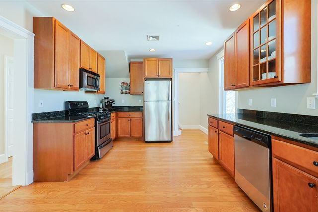 7 Harriet Ave 7, Belmont, MA 02478