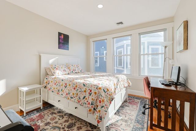 7 Harriet Ave 7, Belmont, MA 02478