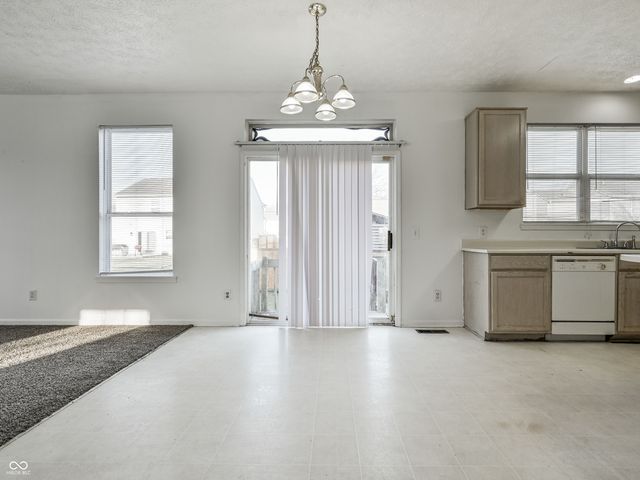 2340 Gradison Circle, Indianapolis, IN 46214