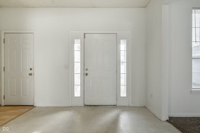 2340 Gradison Circle, Indianapolis, IN 46214