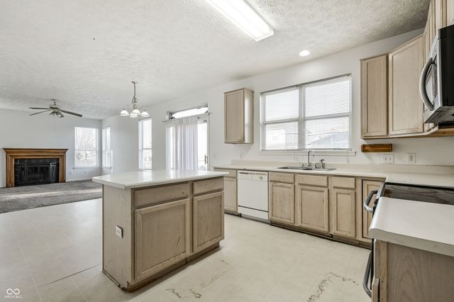 2340 Gradison Circle, Indianapolis, IN 46214