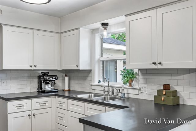 4930 Poinsettia Avenue, Kentwood, MI 49508