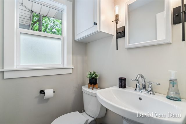 4930 Poinsettia Avenue, Kentwood, MI 49508