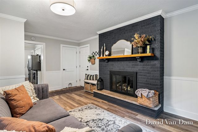 4930 Poinsettia Avenue, Kentwood, MI 49508