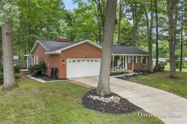 4930 Poinsettia Avenue, Kentwood, MI 49508