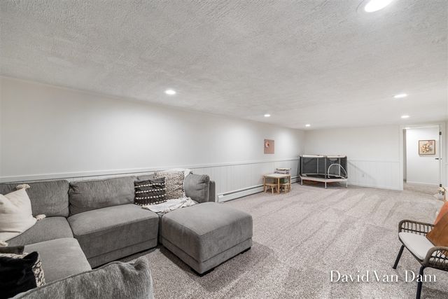 4930 Poinsettia Avenue, Kentwood, MI 49508